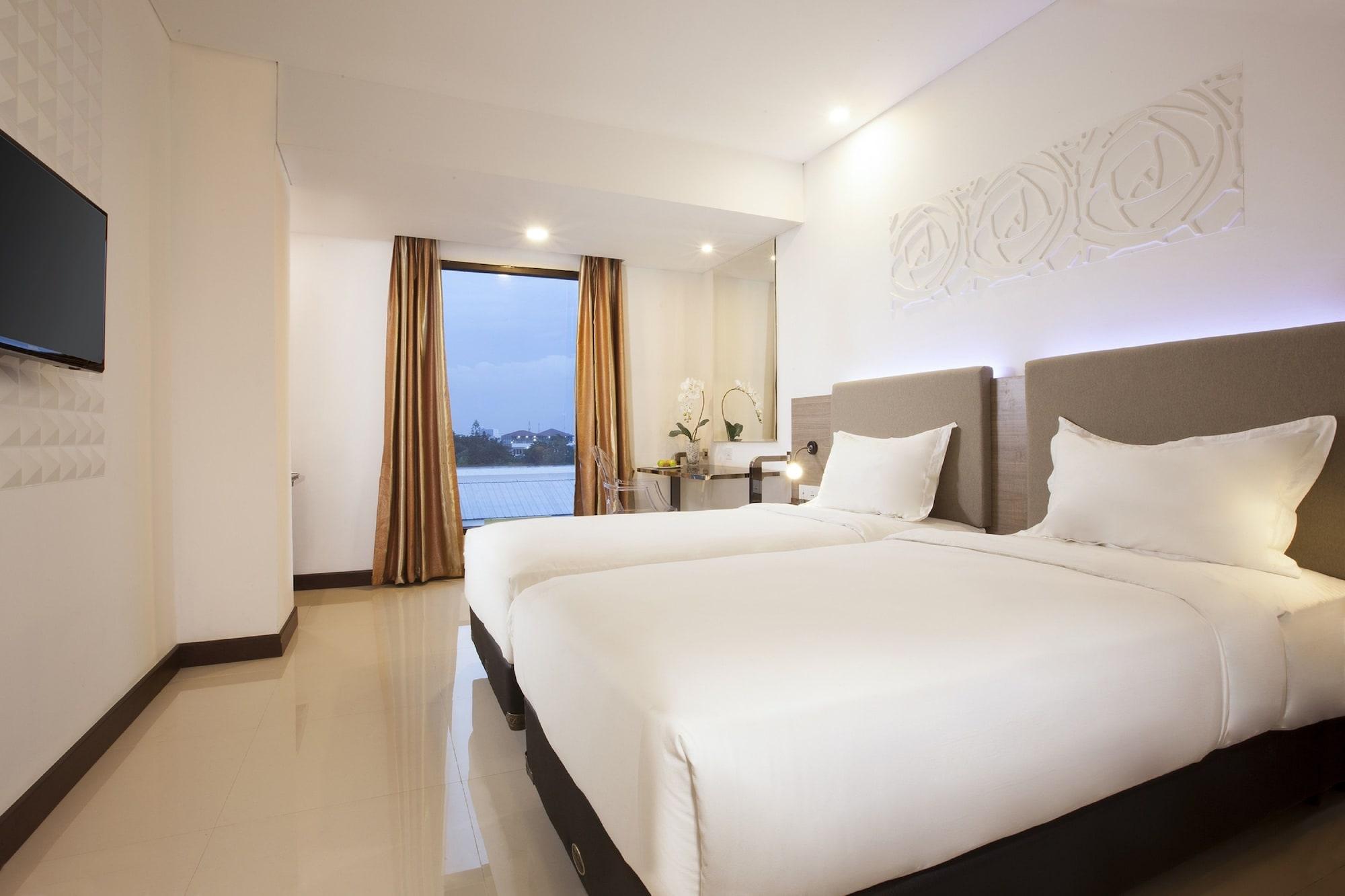 Verse Hotel Cirebon Exterior foto